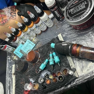 Tattoo Studios rapporterer voksende efterspørgsel blandt ældre første - tidsk...
