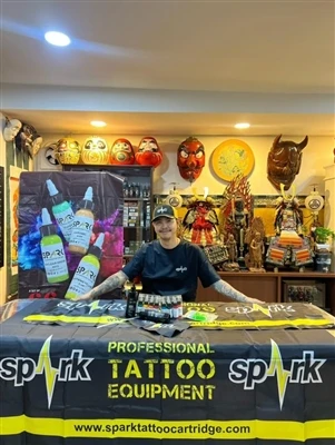 SPARK Ink annoncerer partnerskab med den kendte thailandske tatovør Bamboo Ta...